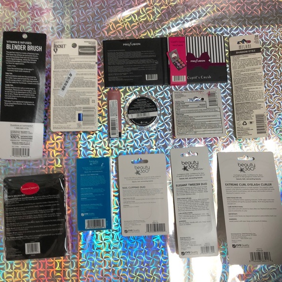 Lot of beauty end essentials 12 pz all for $38.00 - Picture 2 of 7